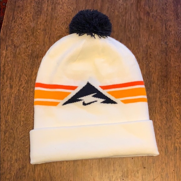 nike trail beanie